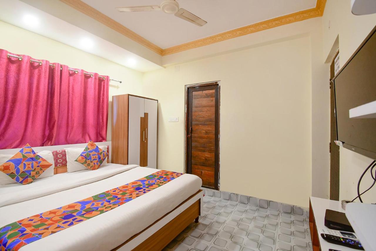Fabexpress Om Shanti International Kolkata Luaran gambar